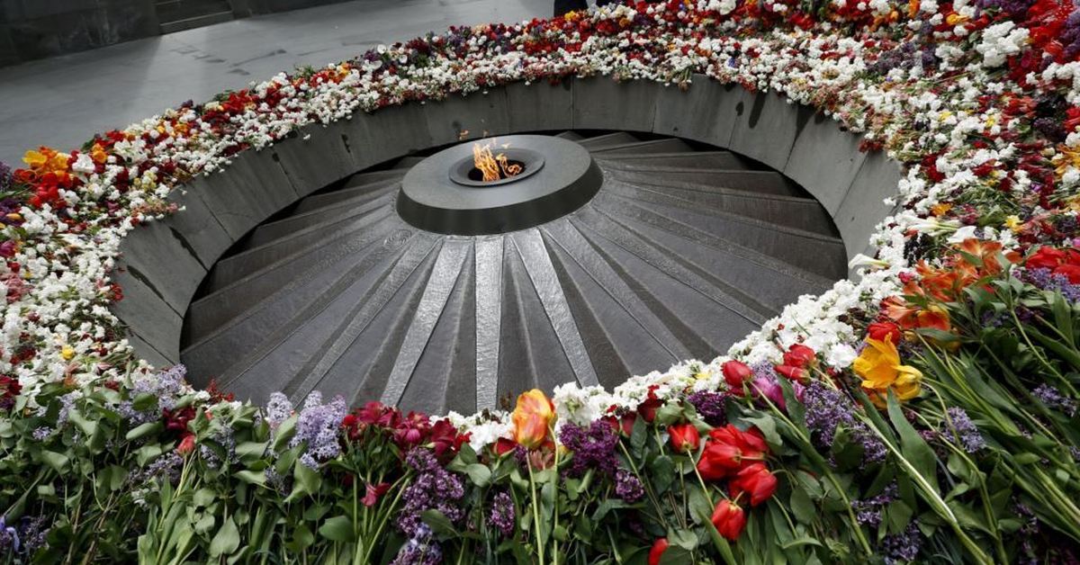 Геноцид что. Армения мемориал жертвам геноцида. Цицернакаберд. 24 Апреля 1915 геноцид армян.