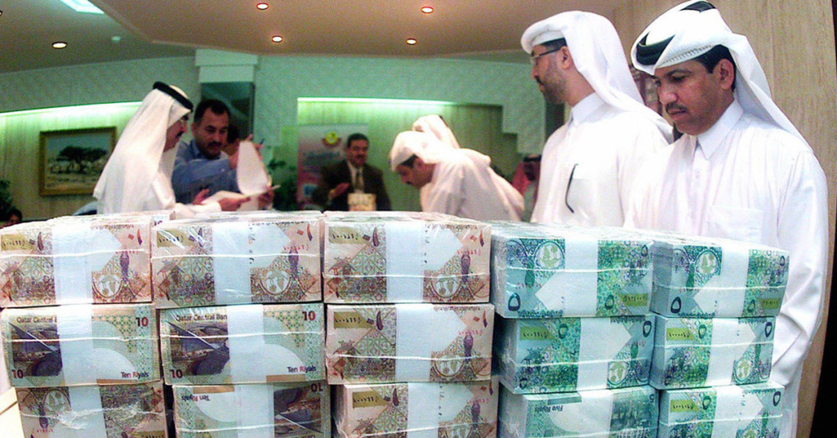 Сколько заплатили террористам в крокусе. Деньги мусульманских стран фото бумажные. Qatar first Bank. Арабский Шейх Стикеры.