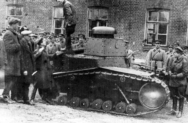 Первый массовый советский танк