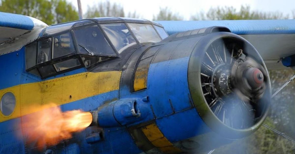 Мощность двигателя самолета ан 2 равна 740. Мотор ан2. Двигатель кукурузника АН 2. Моторы самолета АН 2. Кабина АН-2.