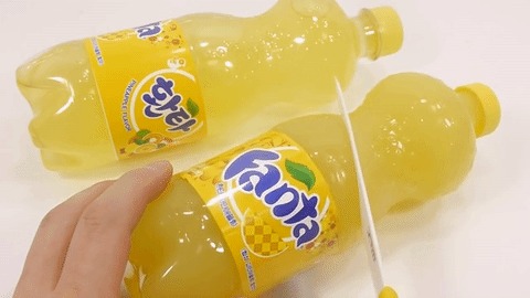 Мне половинку желтого..
