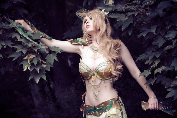 Leafeon cosplay