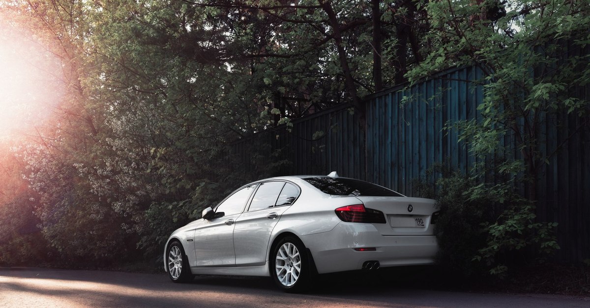 Bmw 1 series. Фон для рабочего стола 1240 1024. Обои бмв мечты. Бмв м12. Обои бмв мечты.