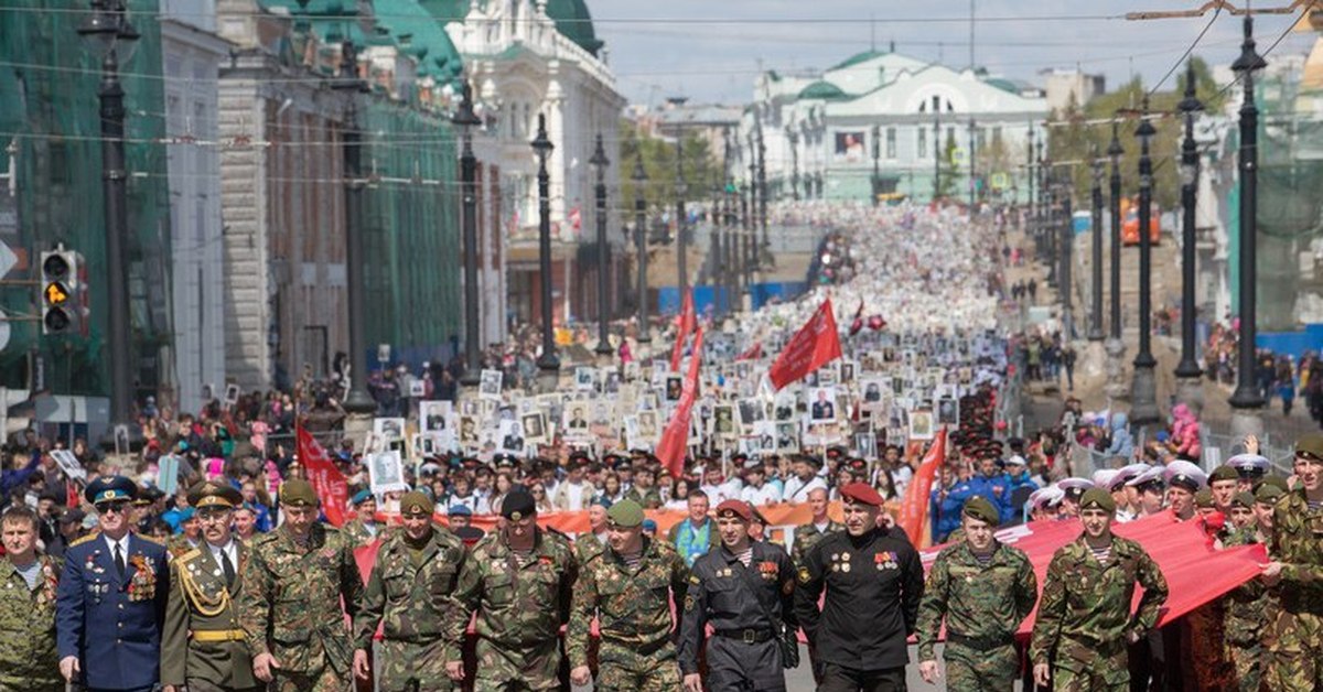 Бессмертный полк омск фото