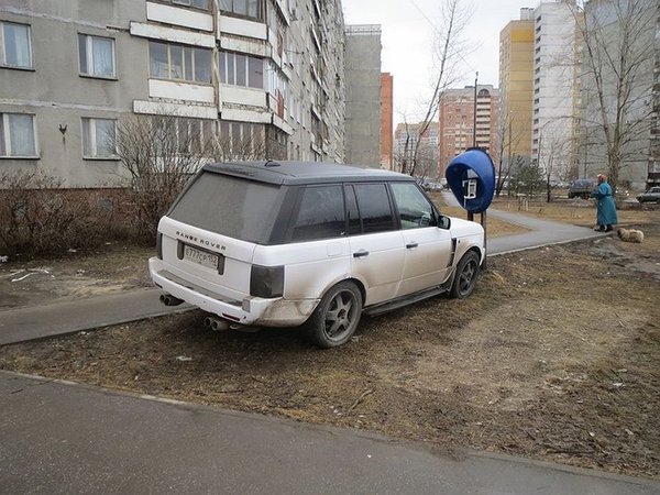 Жильцы дома нашли оригинальную управу на хамоватого "мажора"