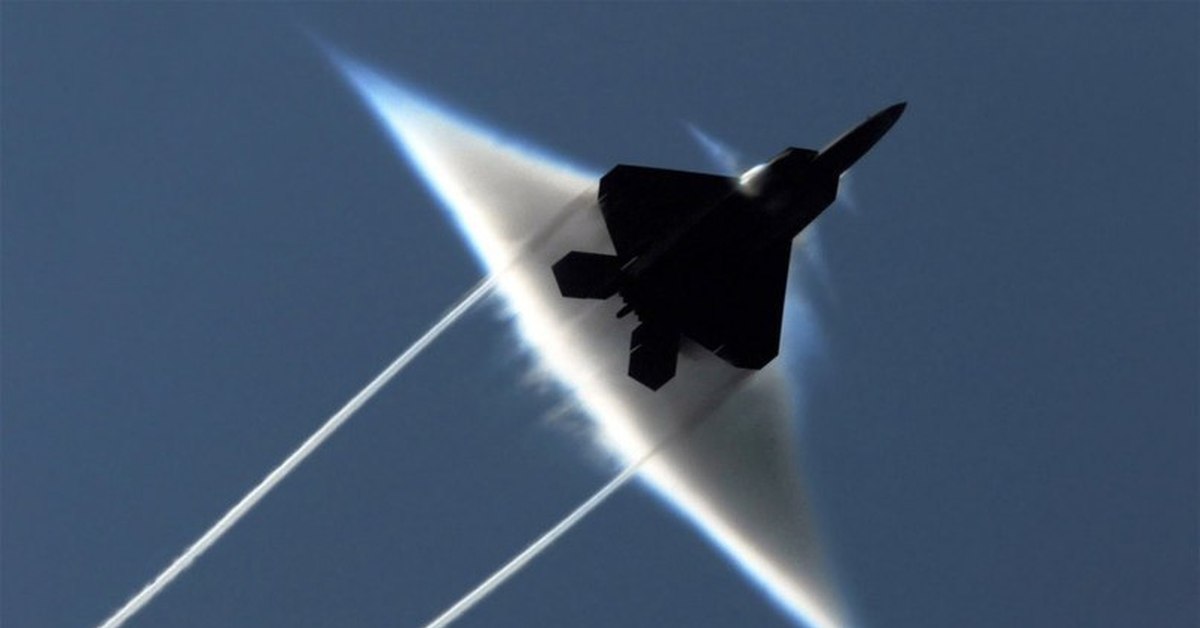 Скорость звука молнии. F22 Raptor. Stealth Fighter 1999. Су-37 истребитель. Скорость истребителя.