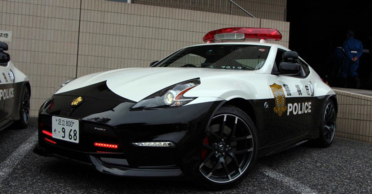 Полиция токио. Nissan 370z Police. Nissan Fairlady z полиция Японии. Nissan 370 Police. Nissan 350z Police.