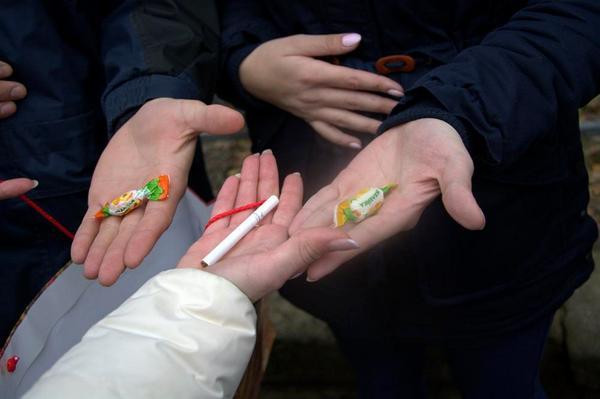 Поощрение курильщиков