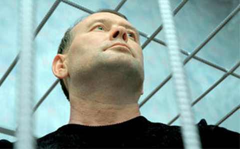 братья цыгановы уралмаш биография. 1464900786144061764. братья цыгановы уралмаш биография фото. братья цыгановы уралмаш биография-1464900786144061764. картинка братья цыгановы уралмаш биография. картинка 1464900786144061764. В конце 80-х годов правоохранительные органы Свердловска (после 1991 г. – Екатеринбург) зафиксировали деятельность неизвестной ранее преступной группы. "Генеалогия" ОПГ стала известна позже: ее костяк составили выходцы из Орджоникидзевского района, где был расположен завод "Уралмаш". Многих из них связывали учеба в школе, соседство или родственные узы, а объединяющей силой "уралмашевских" стали родные братья Григорий и Константин Цыгановы (их ОПГ впоследствии не раз сравнивали с сицилийскими мафиозными "семьями"). Появление новой криминальной структуры, быстро набирающей силу, вызвало резкую реакцию со стороны другой преступной группы. братья цыгановы уралмаш биография. 1464900786144061764. братья цыгановы уралмаш биография фото. братья цыгановы уралмаш биография-1464900786144061764. картинка братья цыгановы уралмаш биография. картинка 1464900786144061764. В конце 80-х годов правоохранительные органы Свердловска (после 1991 г. – Екатеринбург) зафиксировали деятельность неизвестной ранее преступной группы. "Генеалогия" ОПГ стала известна позже: ее костяк составили выходцы из Орджоникидзевского района, где был расположен завод "Уралмаш". Многих из них связывали учеба в школе, соседство или родственные узы, а объединяющей силой "уралмашевских" стали родные братья Григорий и Константин Цыгановы (их ОПГ впоследствии не раз сравнивали с сицилийскими мафиозными "семьями"). Появление новой криминальной структуры, быстро набирающей силу, вызвало резкую реакцию со стороны другой преступной группы.