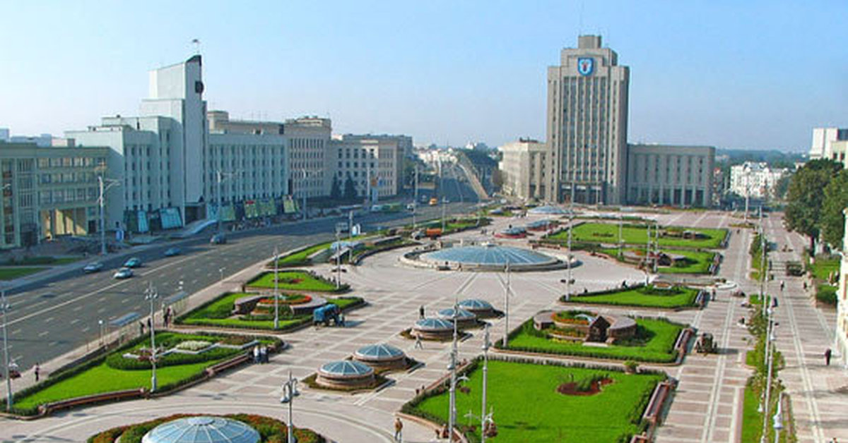 Столица минска фото. Площадь независимости Минск. Минск столица Белоруссии. Площадь Незалежности в Минске. Минск центр города.