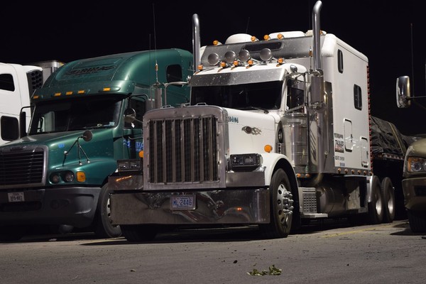 ����������� Peterbilt 379