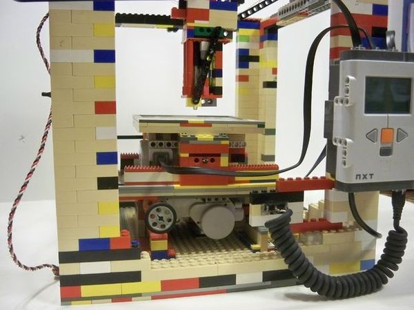     3D- MakerBot  LEGO? LEGO, 3D ,  