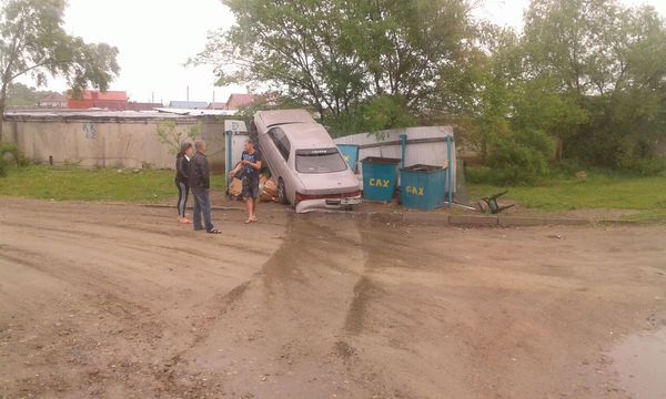 When you hit the car and it's easier to throw it out than to restore it - Toyota, Not mine, Garbage, Amur region