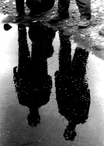 Красиво,завораживающи,угнетающе -музыка не для всех но своего слушателя найдёт.(Uaral)