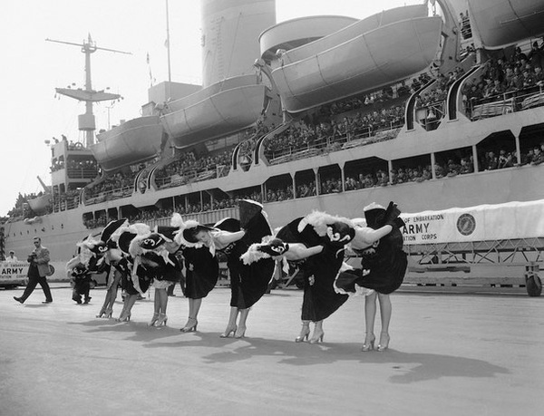    3      . , , 15  1954 .