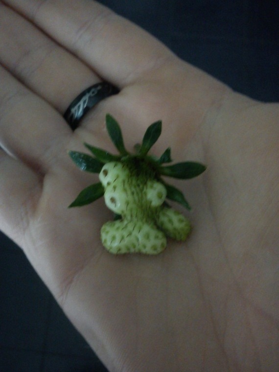 Очень странная клубничка