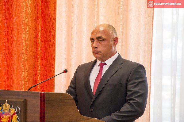 Новый замглавы Керчи похож на Путина и Медведева одновременно!