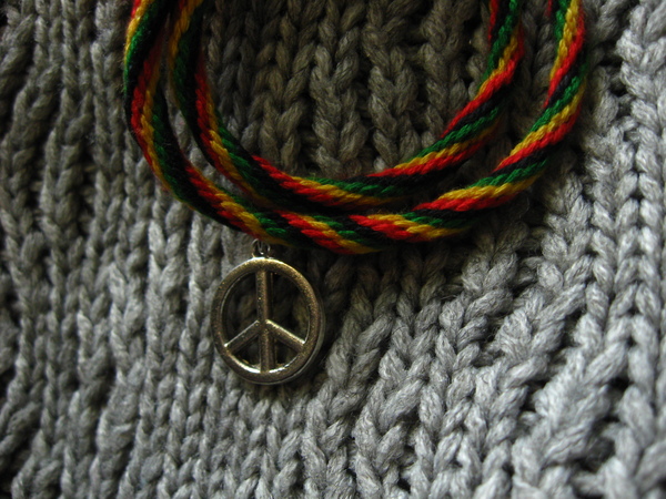 Браслет в подарок:з