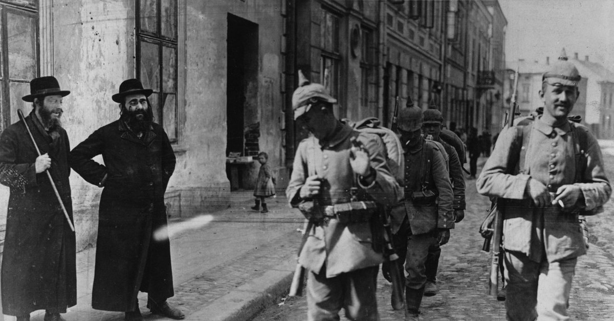 Времена первой и второй мировых. Германская Империя первая мировая война. Фото солдат Германии 1915. Германская Империя 20 век. Евреи в 20 веке в Германии.