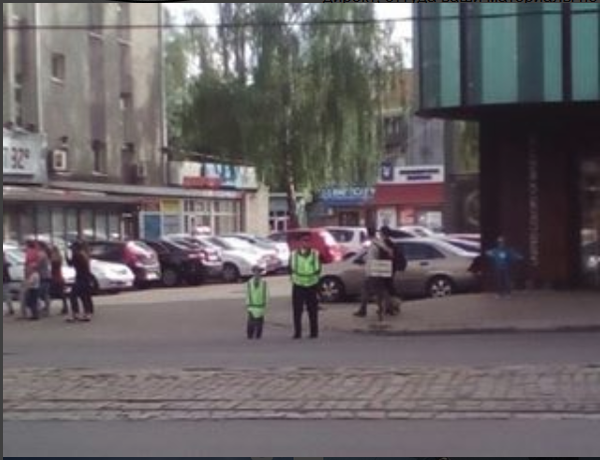 Когда не с кем оставить ребенка! За качество уж...