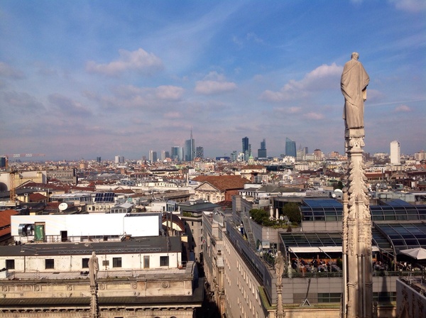 Небо и город