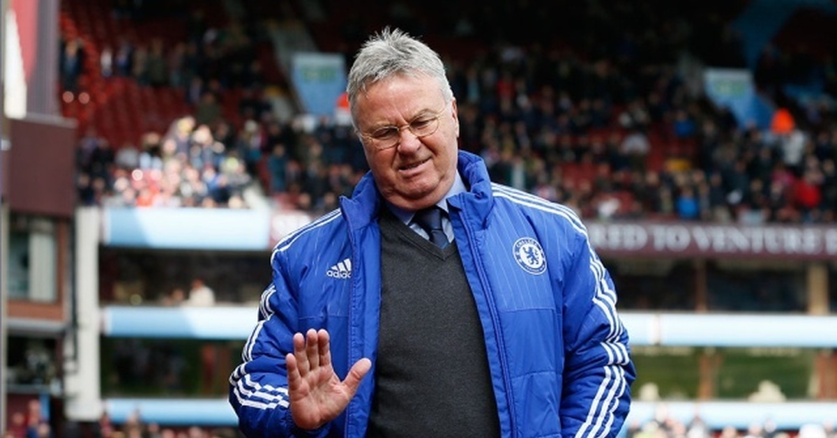 Прапорщик стал тренером сборной. Guus Hiddink. Тренер сборной Англии в жилетке.