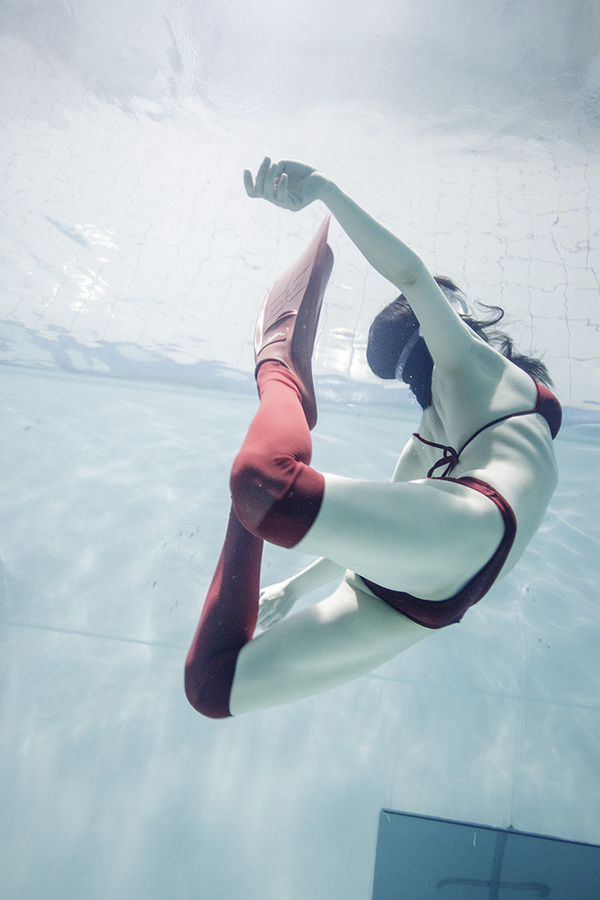 Chinese swimmer - NSFW, Girls, Chinese, Scuba diving