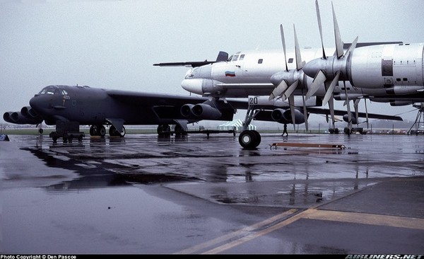 1993 . . B-52 (Stratofortress)   -95 (Bear). . , -95,   -52, , ,   , , 