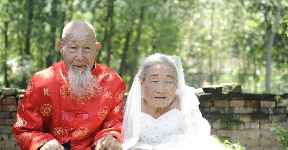 Жена прожившие в браке в. Old Chinese couple. Old couple China.