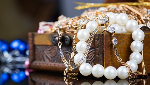 В Британии в купленном за пять фунтов старинном стуле нашли драгоценности