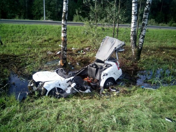 В день ВДВ под Петербургом в ДТП погибли двое в форме десантников
