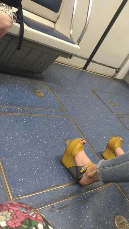 �������