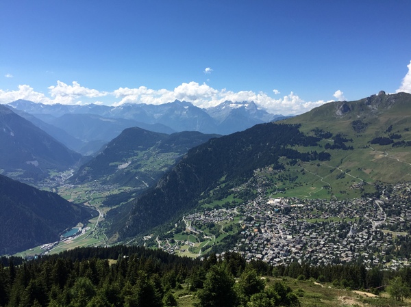 Швейцарская деревня летом