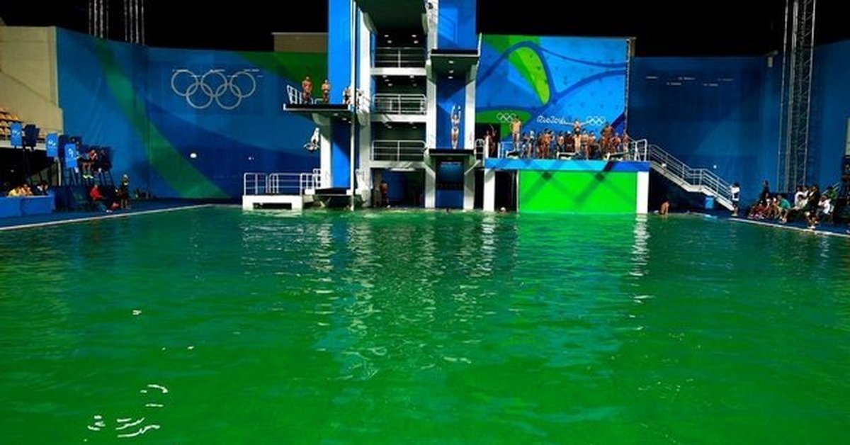 Бассейн воняет. Бассейн воняет. Хлор в бассейне норма. Токсичный бассейн. Бассейн воняет.