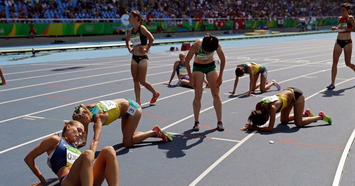 Финиш. Finish resting. Finish resting. Бегунья на финише. Спортсмен на финише.