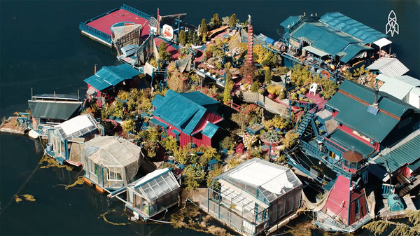 A married couple from Canada built a floating island house weighing 500 tons (long post) - Houseboat, Building, Incredible, With your own hands, Not mine, Tjournal, Longpost