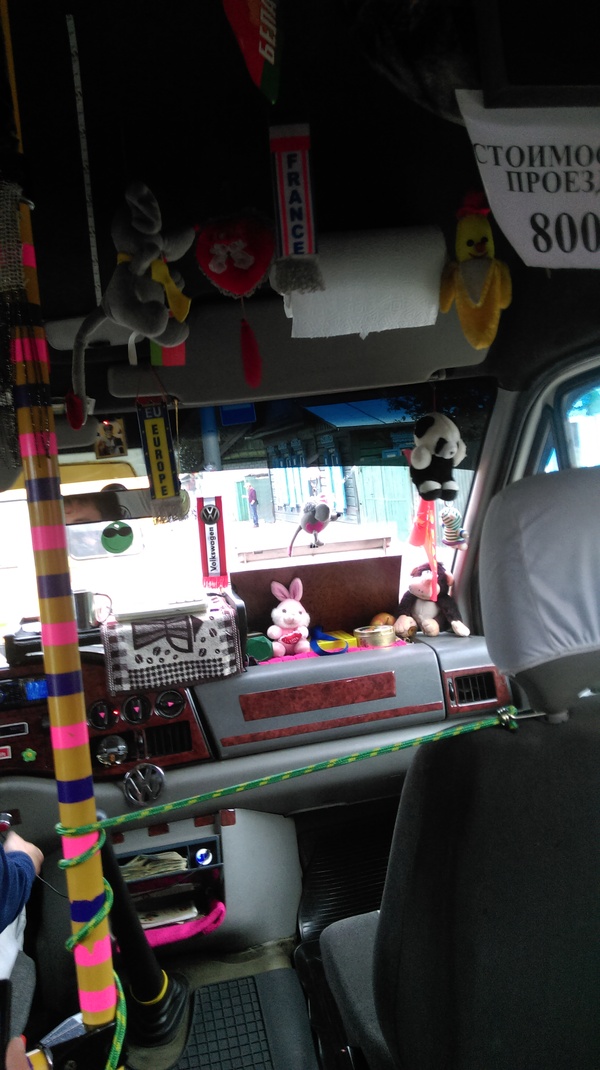 Маршрутка. Гомель. Вроде и мужик за рулем, а салон как мечта девочки - подростка.