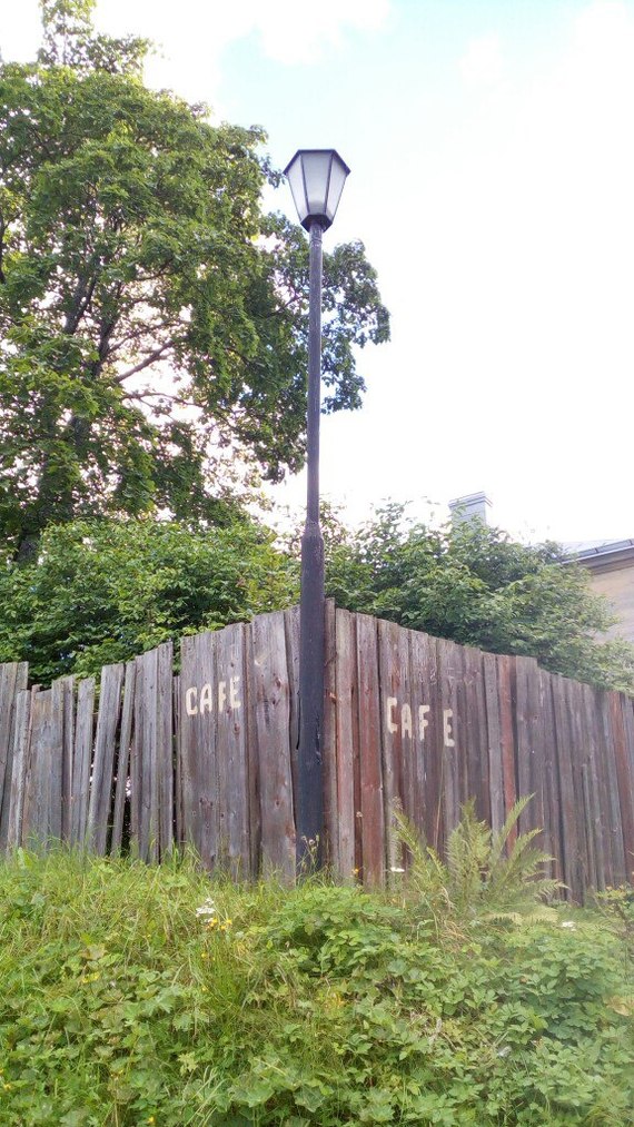 Один экспрессо и сахарный рагуль с собой, пожалст.