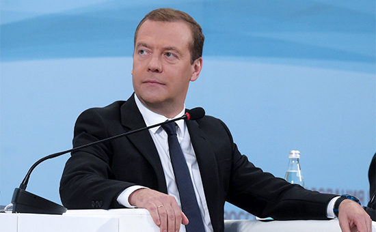 Medvedev called the situation with teachers' salaries decent - news, Events, Politics, Dmitry Medvedev, Teacher, Business, , RBK