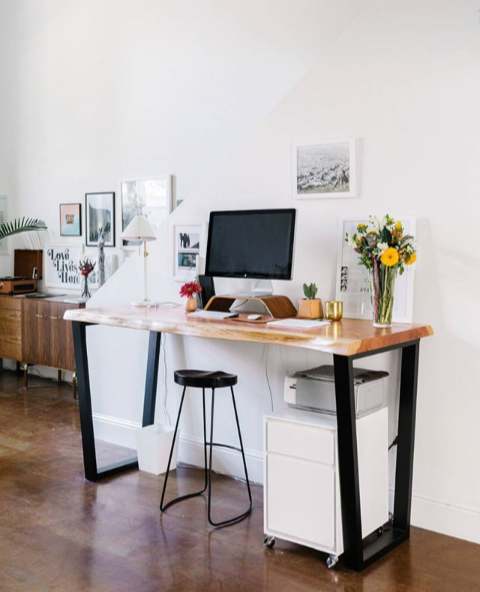 Home idea #39. Desk made of unedged chopping block. - Idea for home, Table