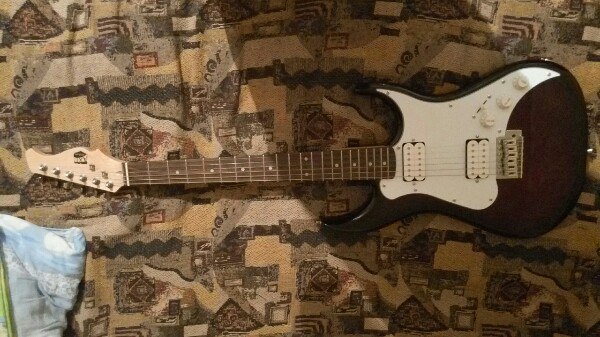 League of Guitarists, please help me to find out the model of the guitar. - My, Guitar, Help, 