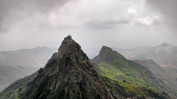 9999 steps to reach the top of Mount Girnare (India) - Girnare, India, The mountains