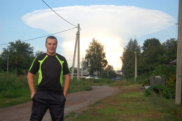 You go outside, and there is a mushroom ... nuclear) - Clouds, Nuclear explosion, Kemerovo region - Kuzbass, Polysaevo, Video, Longpost