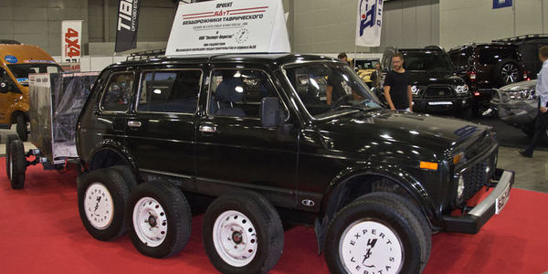 12-wheeled Niva, exhibited at the International Motor Show in Moscow... - crazy hands, Rover, What are you, Pepelats, , Vks