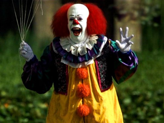 Жителей города в США призвали соблюдать коммендантский час из-за клоуна, заманивающего детей в лес Новости, Клоун, Оно