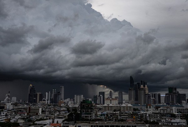 Clouds over downtown Bangkok, Thailand - The clouds, Skyscraper, Esquire, Rain, Beautiful, Gloomy, Shower, 