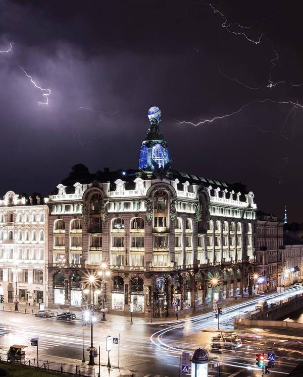 Thunderstorm over Singer's house... - Russia, Saint Petersburg, Nevsky Prospect, Singer House, Lightning, Rain, Thunderstorm, Photo