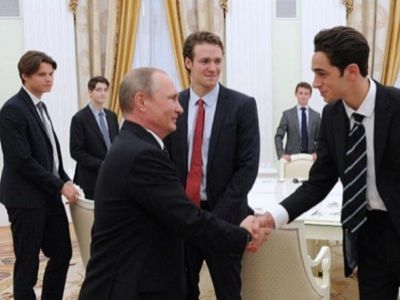 The Kremlin asked to remove from the Internet a photo from the meeting between Putin and British students - Vladimir Putin, Kremlin, Удаление, Beyonce, Longpost