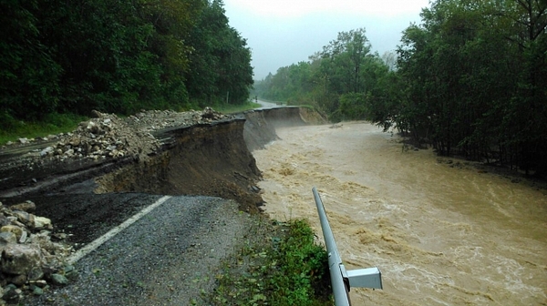 Primorsky Krai is in the grip of a typhoon. - Primorsky Krai, Typhoon, , Road, Russia, Ministry of Emergency Situations, Longpost