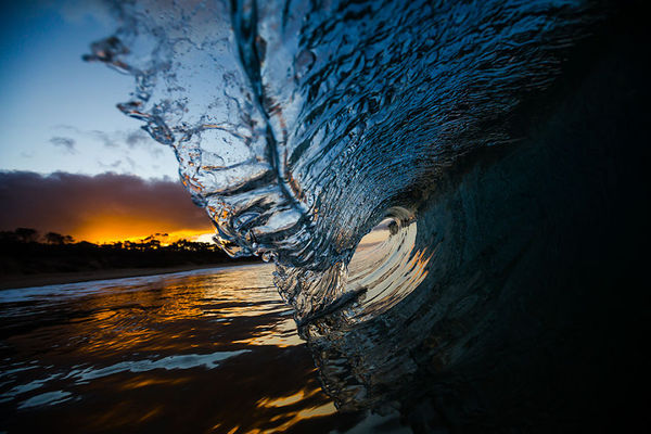 Австралийский фотограф Matt Burgess 6 лет фотографировал океанские волны, вот некоторые его работы волны, море, фото, длиннопост